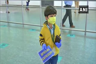 People Flabbergasted  to see Five-year-Old Boy alone in the Airport