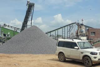 Weighing hooks on Mahoba Mineral Department check posts in Chhatarpur