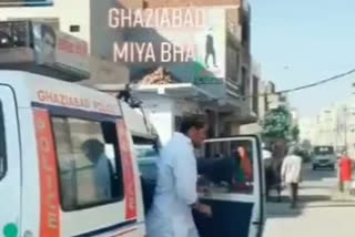 man made tik tok video in ghaziabad police car going viral