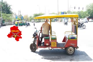 E-rickshaw driver not getting ride due to heat