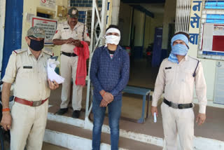 Police arrested the accused for assaulting policemen in ashoknagar