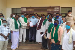 Farmers of Harihara demanded to open paddy buying center at appropriate time