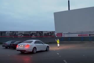 Russians discover drive-in cinemas