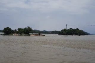 প্ৰতি ঘণ্টাত ৫ ছেন্টিমিটাৰকৈ বৃদ্ধি ব্ৰহ্মপুত্ৰৰ জলস্তৰ