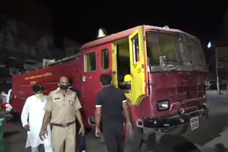 مرادآباد: کپڑے کی دکان میں آگ لگنے سے لاکھوں کا نقصان