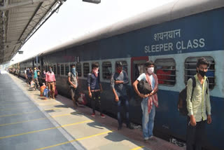 Maharashtra govt politicising Shramik trains