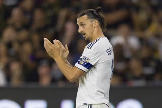 Zlatan ibrahimovic has picked up a calf injury