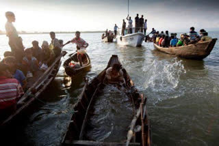 boat sinks in Bangladesh