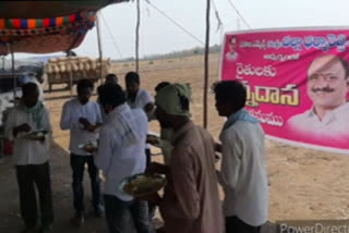 MLA challa dharma reddy Helps to Corn Farmers in Warangal rural district