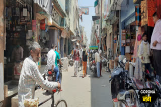 Muradnagar markets fully open, but shoppers absent from shops