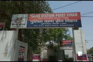 youth beaten by crooks and they abscond at preet vihar in delhi