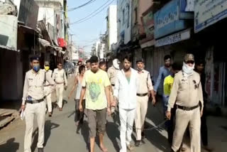 Police took out a procession of gangsters in the city