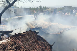 अमरावती जिल्ह्यातील मुरादेवीत भीषण आग; 5 घरे जळून खाक, पाच जनावरे दगावली