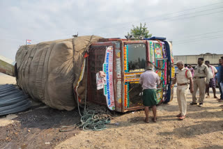 road accident in jangareddy gudem west godavari district