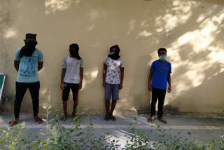 kalindikunj police arrested 4 robbers and one minor in delhi