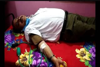 jajpur-district-magistrate-donated-blood-on-his-birthday