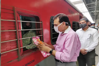 migrant train departure from gurugram to bihar