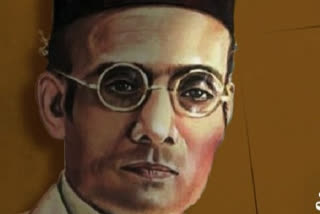 The political elite who bowed to the Savarkar