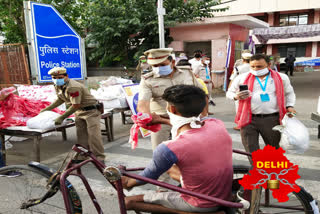 Najafgarh police distributed ration