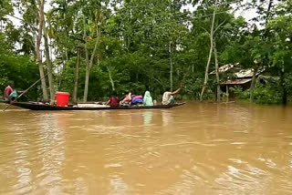 Assam floods affect over 2 lakh  Guwahati news  Assam in floods  ASDMA news  Chief Minister Sarbananda Sonowal news  flood situation in Assam  Assam flood  Assam flood situation  Assam  danger mark at Nimatighat  Shramik Special trains  അസം വെള്ളപ്പൊക്കം  മൂന്ന് ലക്ഷത്തോളം പേർ ദുരിതത്തിൽ