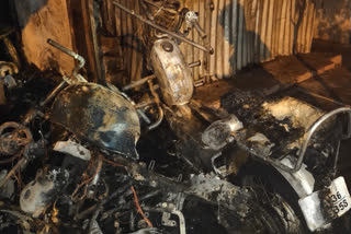 4 bike burned by short circuit in Raichur