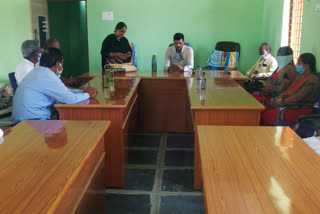 Kushtagi Tehsildar held an emergency meeting in Kesur Gram Panchayat