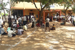 Farmers on the outskirts for seed peanuts