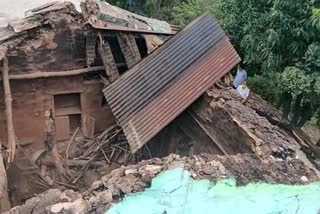 Woman killed  House collapse  Uttarakhand  Tehri  Elderly woman  Ghatol village  ഉത്തരാഖണ്ഡ്  വീട് തകർന്ന് വീണു  വയോധിക മരിച്ചു
