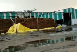 Heavy Wind rain at Devarakonda in Nalgonda district