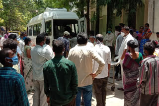 Woman commits suicide by jumping into Bhadra Canal with her two childrens