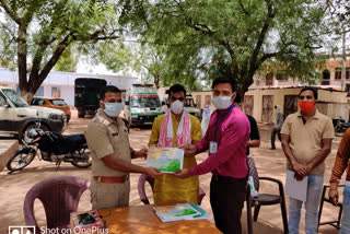 Vijaypur Police honored the members of Village Defense Committee in sheopur