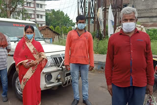 কোরোনা ফিরিয়ে দিল ২০ বছর আগে হারিয়ে যাওয়া স্বামীকে