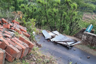 Two employees injured in veterinary hospital due to storm in Leda, Mandi