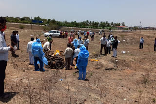 Trio funeral in Belagavi and Maharashtra border area from corona affected