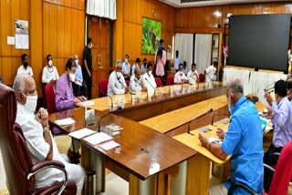 CM Yeddyurappa made meeting with mandya sugar factory committee members