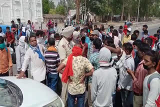 migrants workers protest againts punjab government