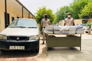 Baba Haridas Nagar police arrested liquor smugglers in delhi