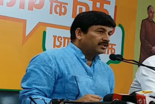 Manoj Tiwari asked questions to the Chief Minister on the increasing cases of Corona in Delhi