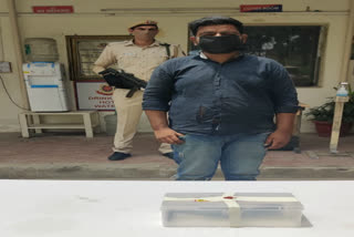 Kalindi Kunj police team arrested miscreant with pistol in delhi