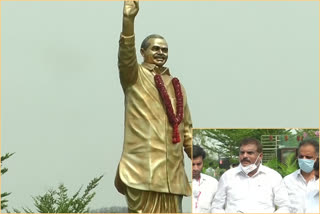 ycp leaders pay tribute to YS statue in one year complete ycp govt