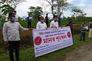 Human chain by different organizations at Tiok