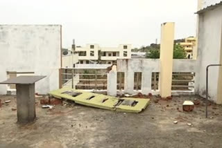 thunderbolt on house in karimnagar