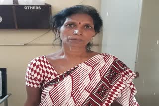 theft of gold chain on women neck at tandur town vikarabad district