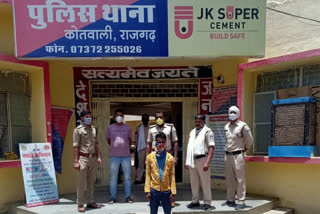 Rajgarh police arrested two accused of the robbery who were absconding for 1 year