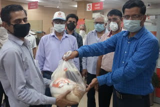 bank of baroda palam branch distribute ration to needy