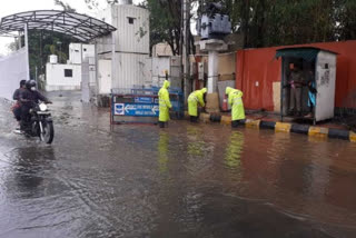 Heavy rain lashes Hyderabad, other Telangana districts