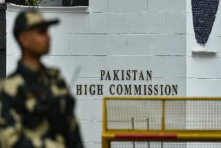 پاکستانی ہائی کمیشن کے دو عہدیداراوں کو ملک بدر کیا گیا
