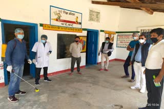 youth-of-pungraughati-making-arrangements-in-quarantine-centers