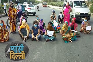 People demonstrated in Palam for water problem in palam delhi