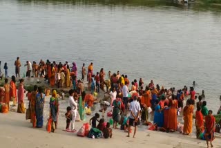 devotees gathered at the occasion of Ganga Dussehra in Sahibganj